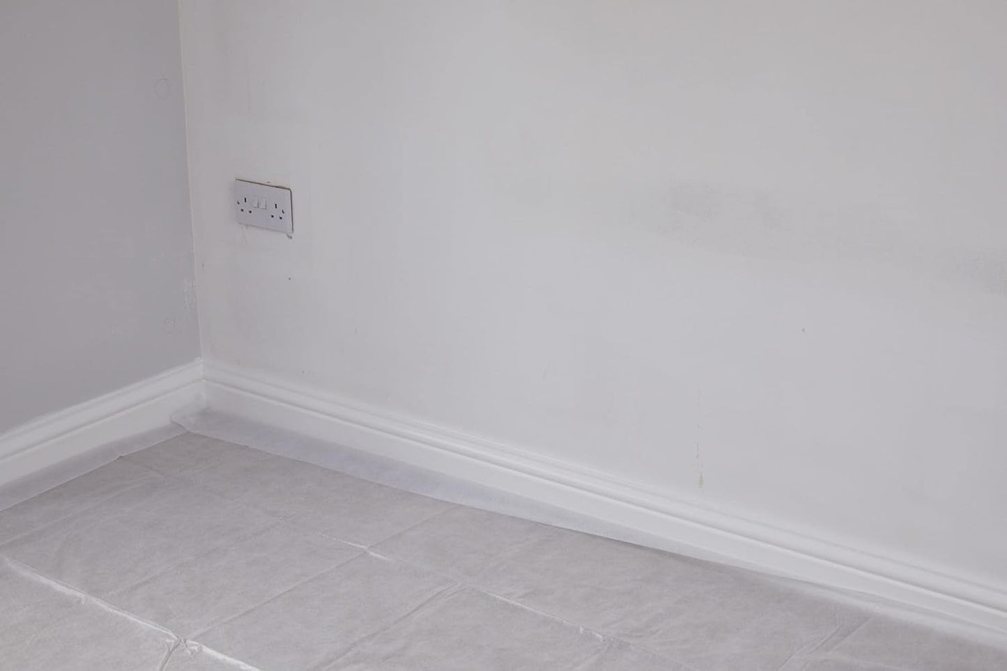 ProDec Advance PNWS129 Lightweight 3.2m x 3.2m Non-Woven Dust Sheet Dustproof and Waterproof