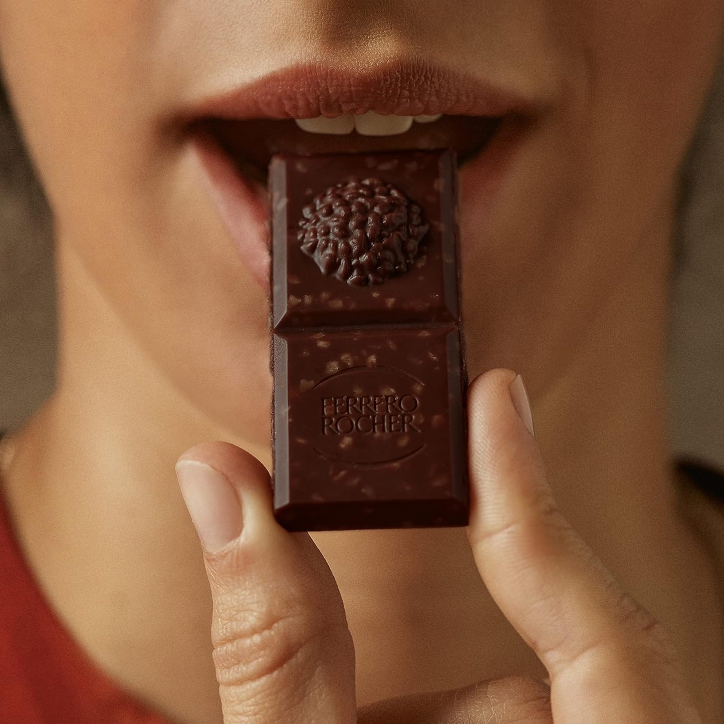 Ferrero Rocher Dark Chocolate and Hazelnut Bar, Chocolate Bars, 55 Percent Dark Chocolate with Crunchy Whole Hazelnut and Cocoa Filling 90g