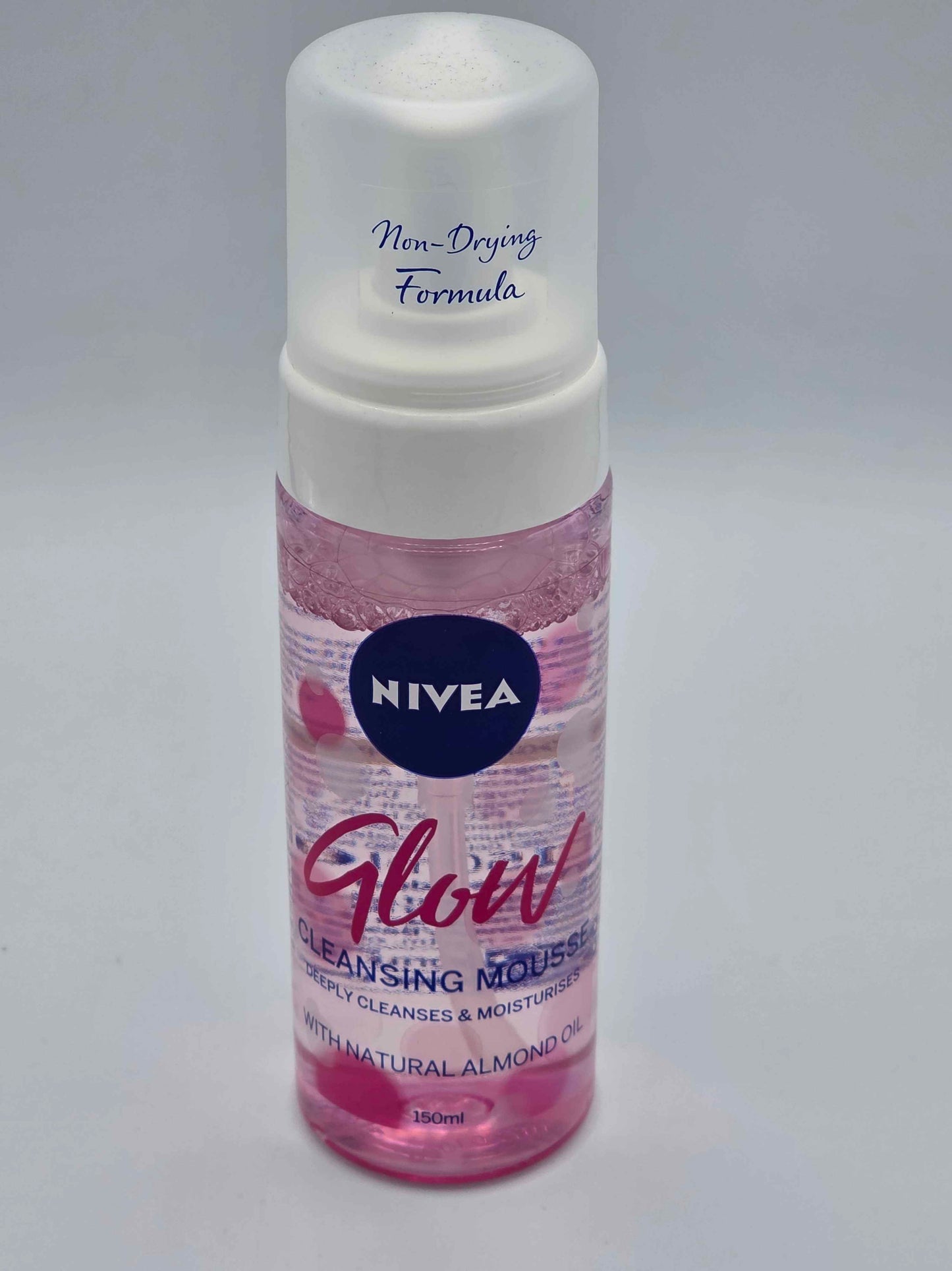 NIVEA Glow Cleansing Moisturising Mousse Natural Almond Oil 150ml